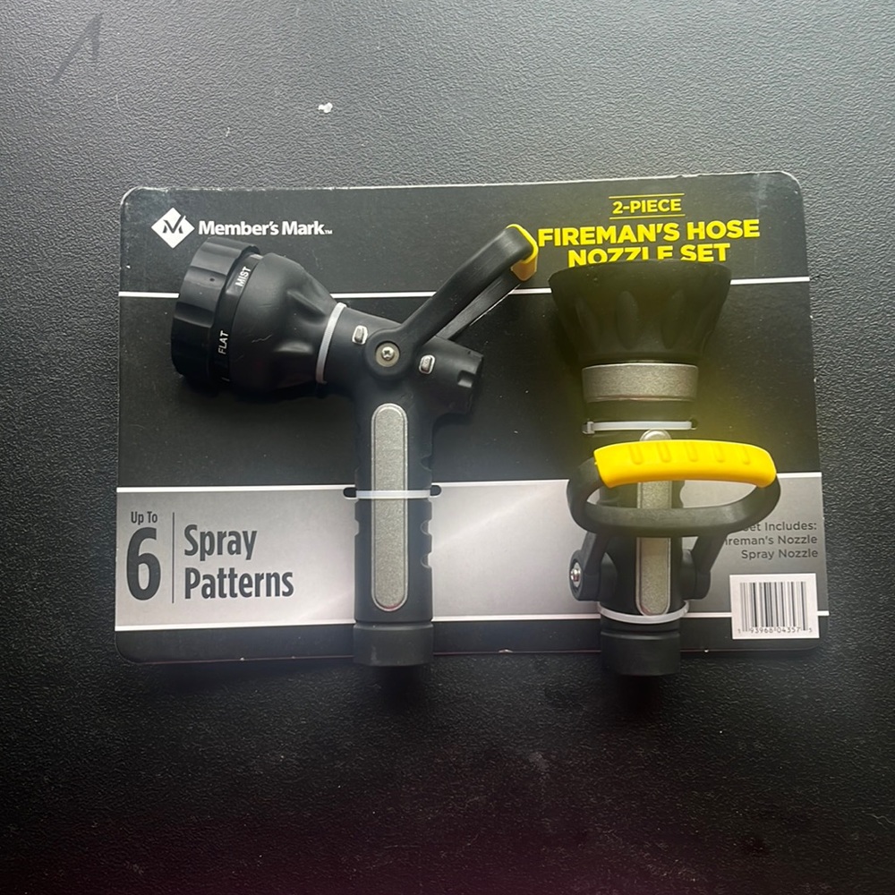 Member’s Mark two piece Firemans hose nozzle set